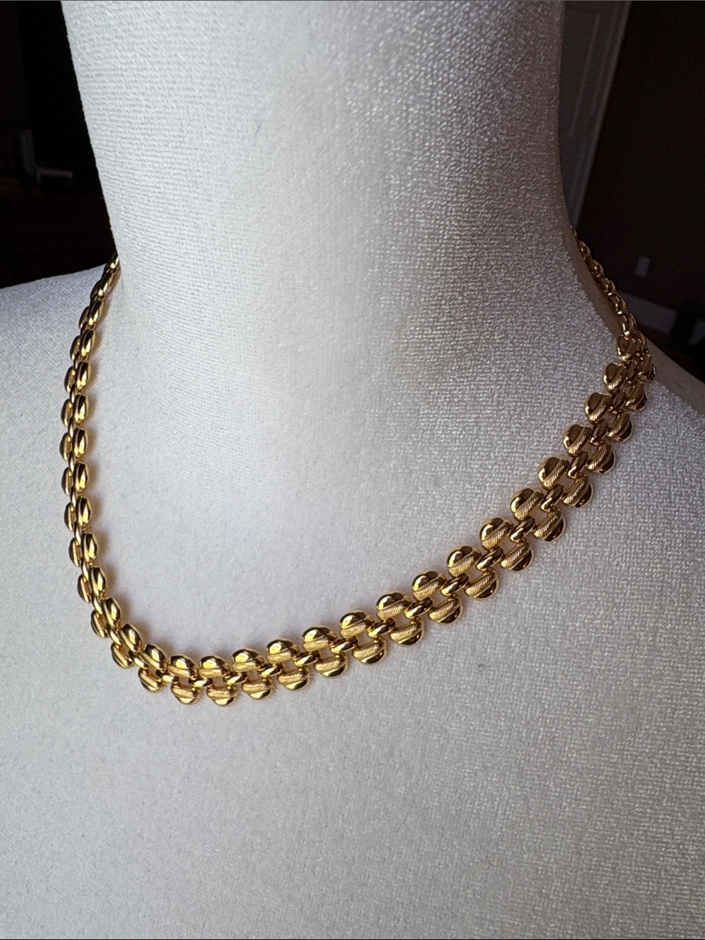 8.5” Classic Gold-Link Women's Necklace - Timeless Chain Accent